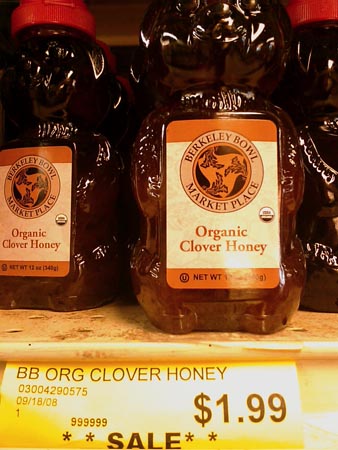 Brazilian honey packaged by US grocery store and labeled 'organic' in Nov 2008 - photo by pollinatethis.org